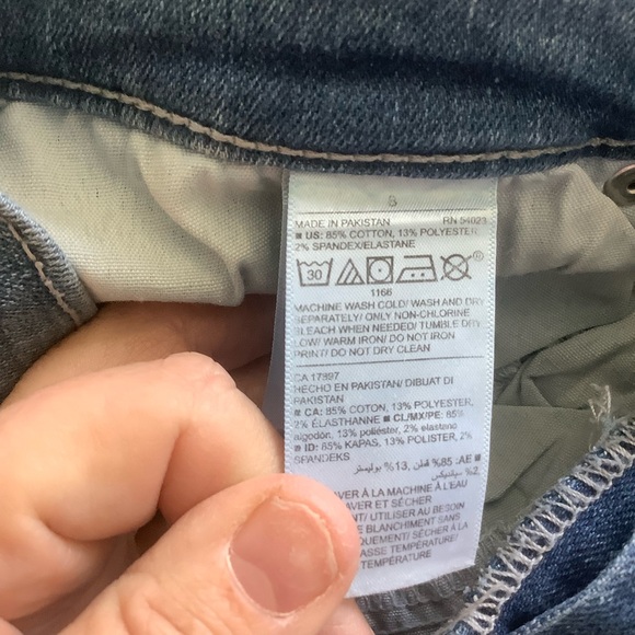 NWT Old Navy Womens Curvey Straight Stretch Distressed Jeans Size 8 - Picture 10 of 12